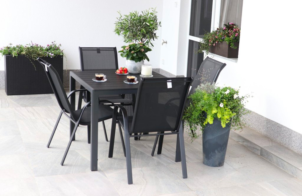 Venkovní malý zahradní set pro 4 osoby DK301 antracit-1